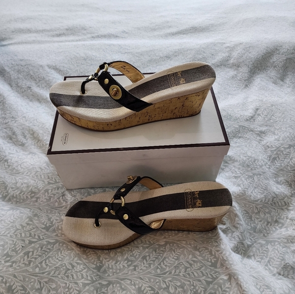 NEW! Coach Fauna Crinkle Patent Mahogany Sandals, NIB, Size 9.5 M - Picture 4 of 9